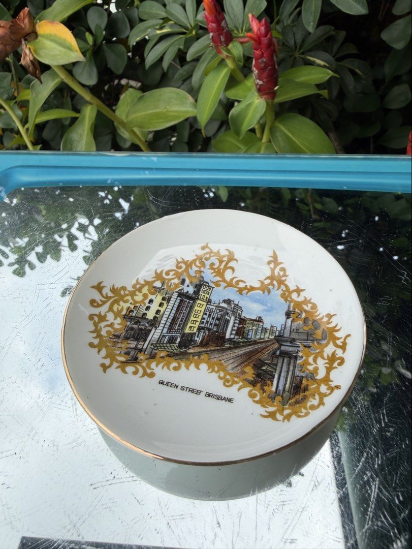 Queen street Brisbane deco plate (Category: Wall Decor) located in Davao. Submitted by parteawares2 (Listing ID 1462904635, Image 1). Description: One piece queen street Brisbane decor plate with hole at the back so you can hang it anywhere .