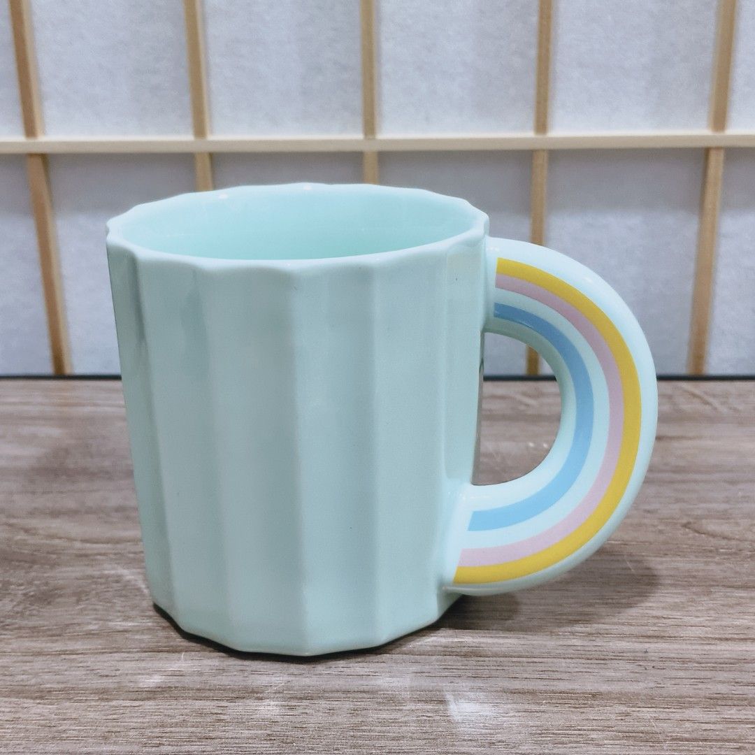 Rainbow Mug (Category: Coffee & Tea Tableware) located in Bontoc. Submitted by shaneebhee (Listing ID 1462968269, Image 2). Description: 190 each Mall pull out (2) Mint Blue (1) Yellow.