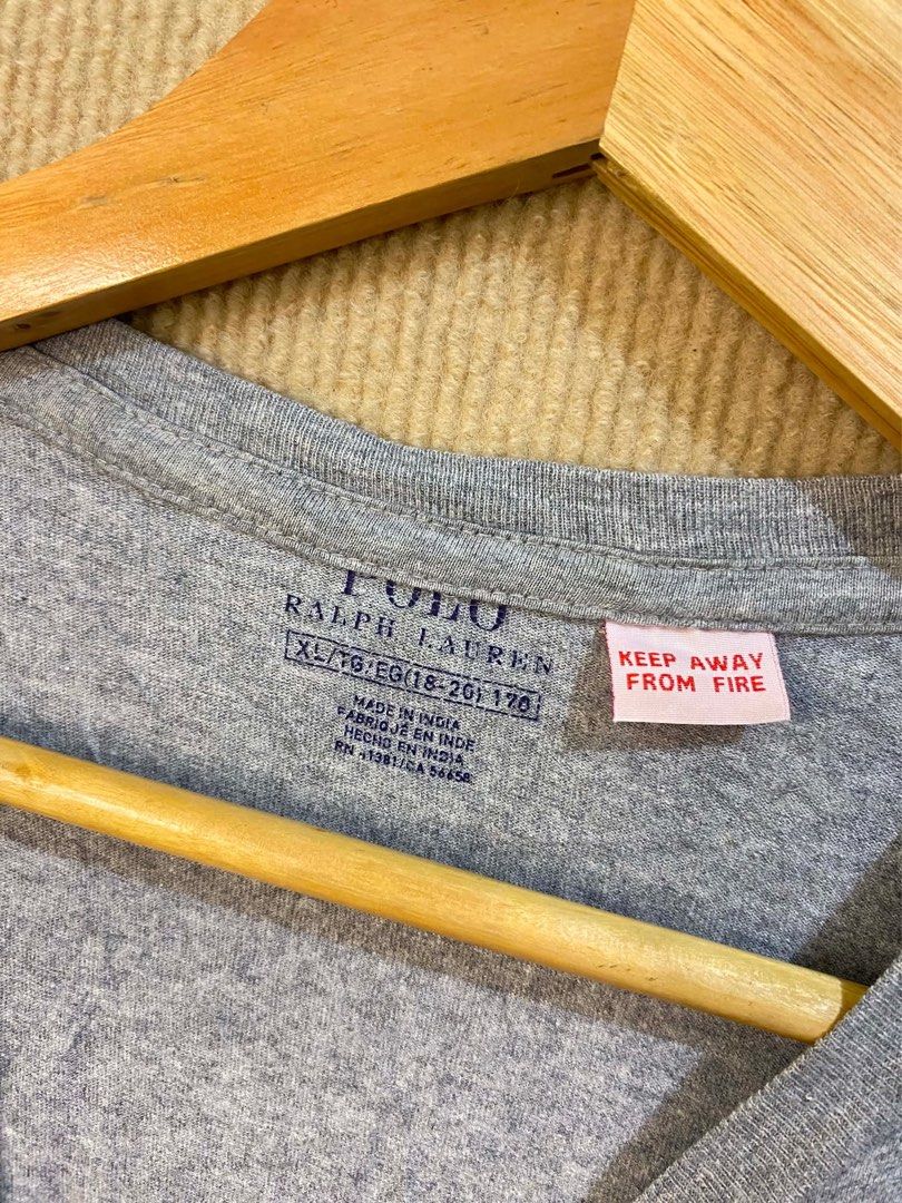 Ralph Lauren (Category: Formal Shirts) located in San Fernando. Submitted by jyyyshytt (Listing ID 1463102908, Image 2). Description: Good as new No issue Color rate:9.8/10 Dimensions:W20 L27.