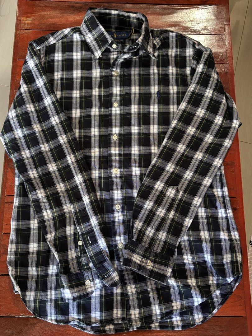 RALPH LAUREN LONGSLEEVE POLO (Category: Tshirts & Polo Shirts ) located in Laoag. Submitted by ns.lrnt (Listing ID 1462933649, Image 1). Description: -lightly used -issues: none - loc: ilocos norte -can ship thru JNT or LBC -payment first mode of payment: GCASH, GOTYME, or MAYA -width: 20 -length: 27.