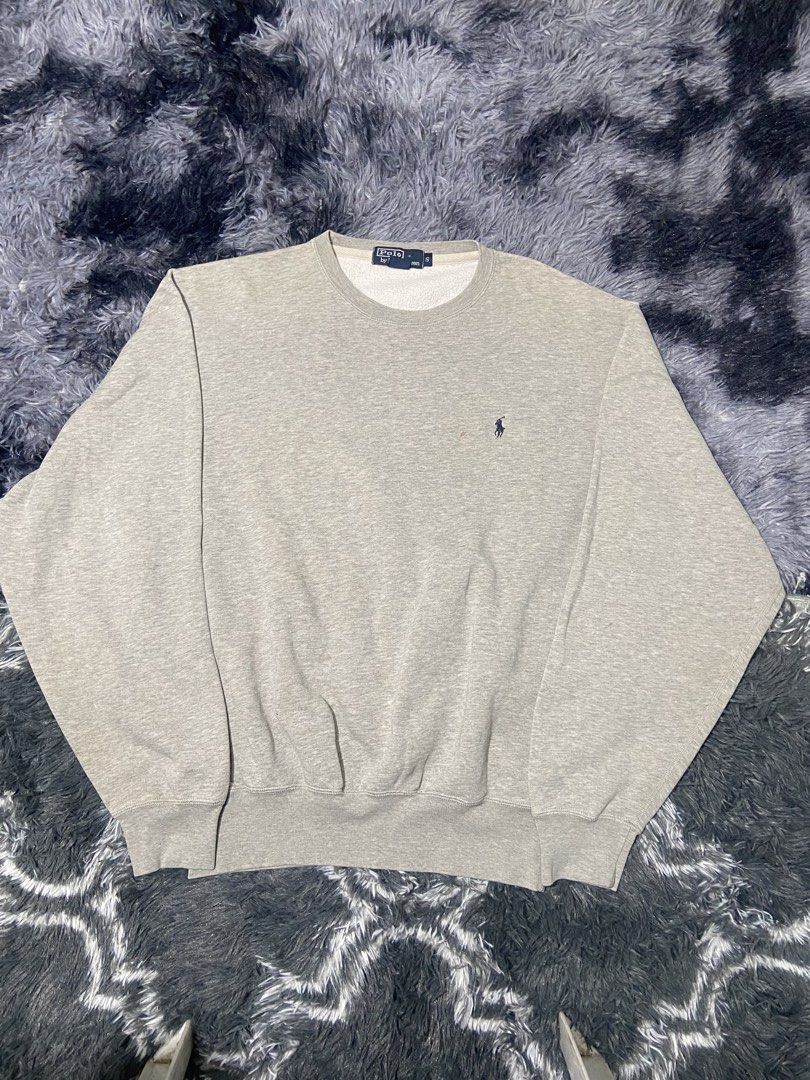 Ralph Lauren Sweather (Category: Coats, Jackets and Outerwear) located in Tuguegarao City. Submitted by nero_28 (Listing ID 1462900650, Image 1). Description: Issue minimal stain Dimes 26/24.