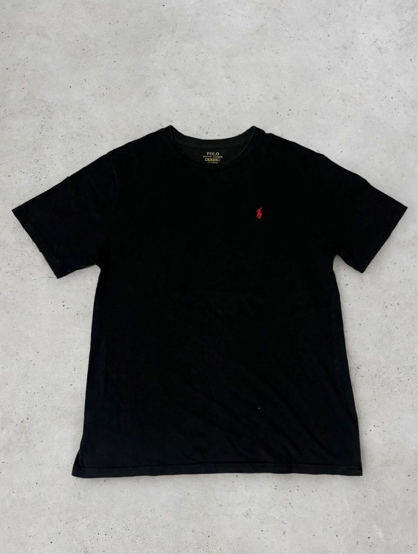 RALPH LAUREN TEE (Category: Tshirts & Polo Shirts ) located in Bacolod City. Submitted by bcdapparelshop (Listing ID 1462998868, Image 1). Description: FS! RALPH LAUREN TEE GOOD CONDITION CR: 8.5/10 (NECK PART ONLY) ISSUE: MINIMAL SUNFADE NECKPART 20x27 249+SF 📍NEGROS OCCIDENTAL.