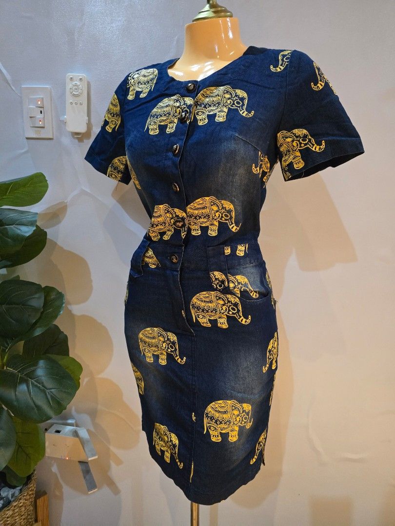 Rare elephant design office Denim dress (Category: Dresses) located in San Marcelino. Submitted by thriftolshoppiness (Listing ID 1463012649, Image 3). Description: S-M.