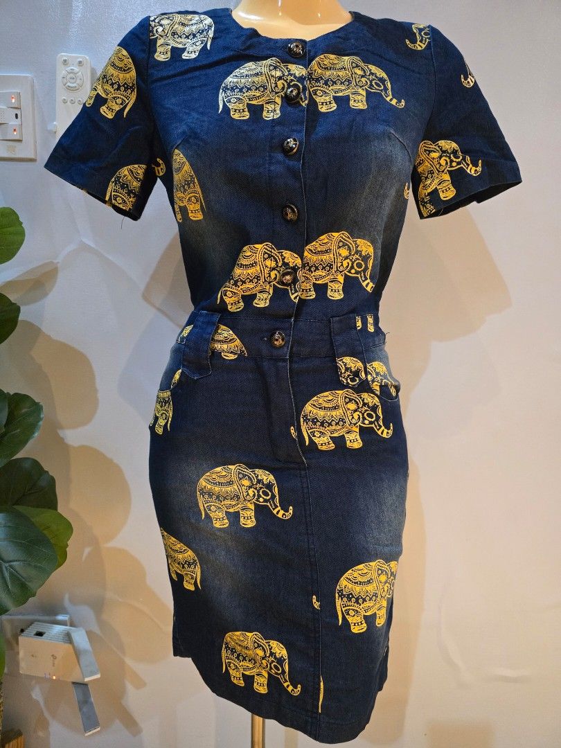 Rare elephant design office Denim dress (Category: Dresses) located in San Marcelino. Submitted by thriftolshoppiness (Listing ID 1463012649, Image 2). Description: S-M.