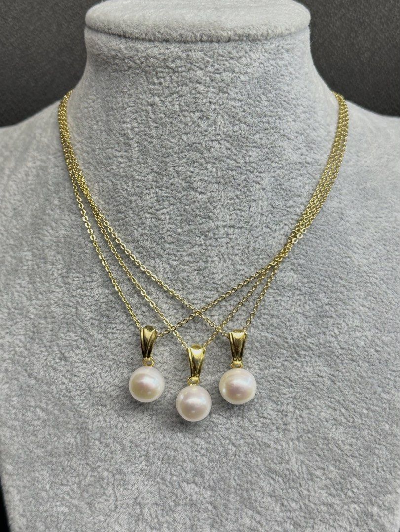 Real Freshwater Pearl Pendants (Category: Jewelry) located in Manila. Submitted by sittiesell (Listing ID 1463080764, Image 1). Description: •Real Freshwater Pearls •Good Quality •Nice Luster •Free Chain!! •Microne Setting •Hypoallergenic •Non Tarnish.