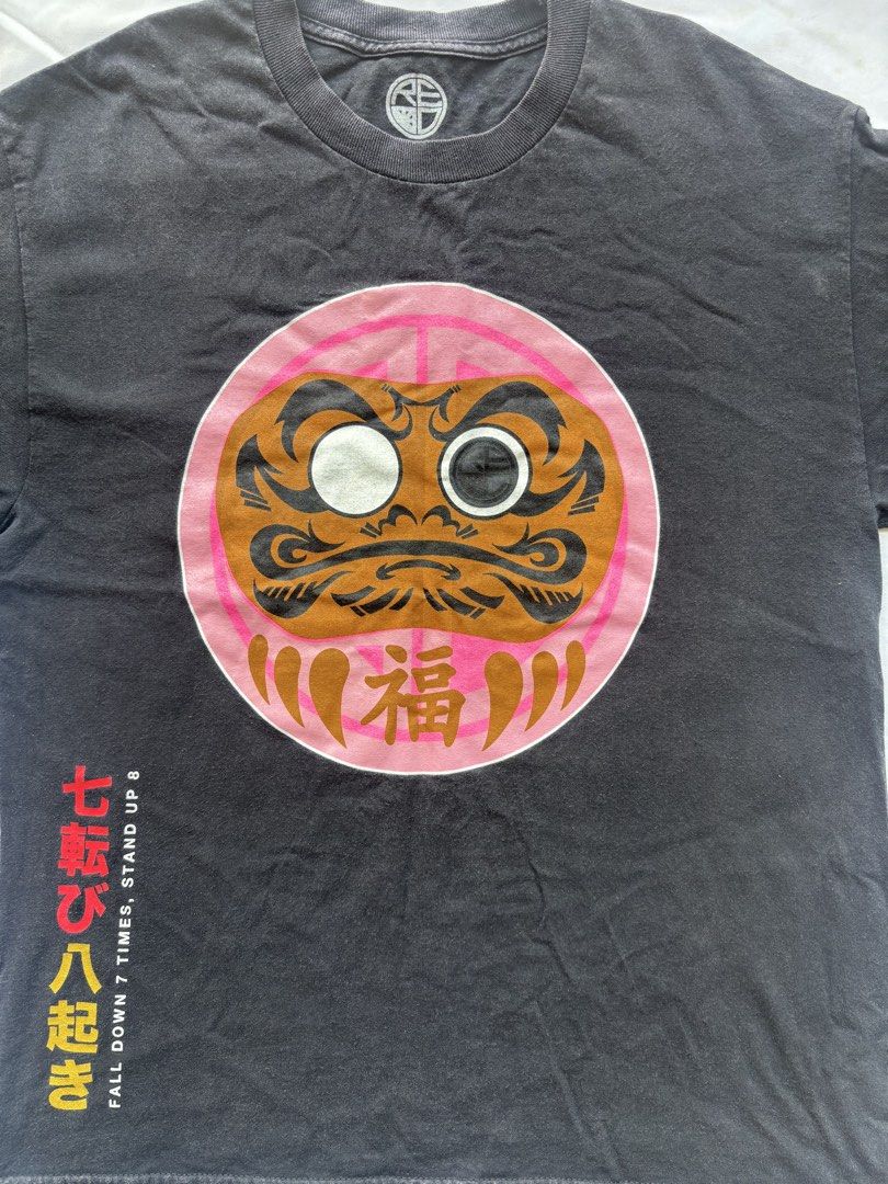 RED LABEL DARUMA (Category: Tshirts & Polo Shirts ) located in Gerona. Submitted by jeerthrift (Listing ID 1462980565, Image 2). Description: RED LABEL DARUMA Large W-21 L-28.5 Color rate 9/10 Issue: Hairlines ₱300+sf.
