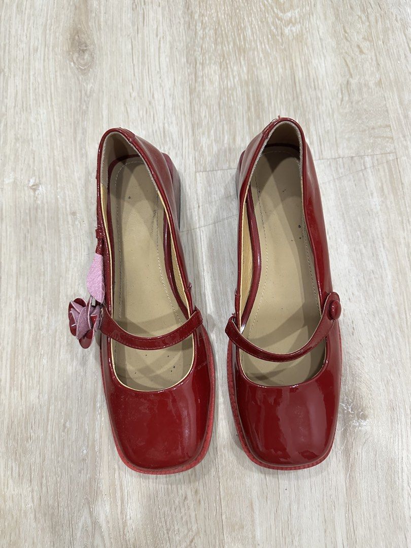 Red Mary Janes Doll Shoes (Category: Flats & Sandals) located in Angeles City. Submitted by claudinelaz (Listing ID 1463073978, Image 2). Description: like new - mary janes doll shoes -₱500 - size: EU 37 W - RFS: decluttering - mop 🧾: gcash/ bank transfer (payo) - mod 🚚: j&t or lbc dm me to claim! dm for more photos!.