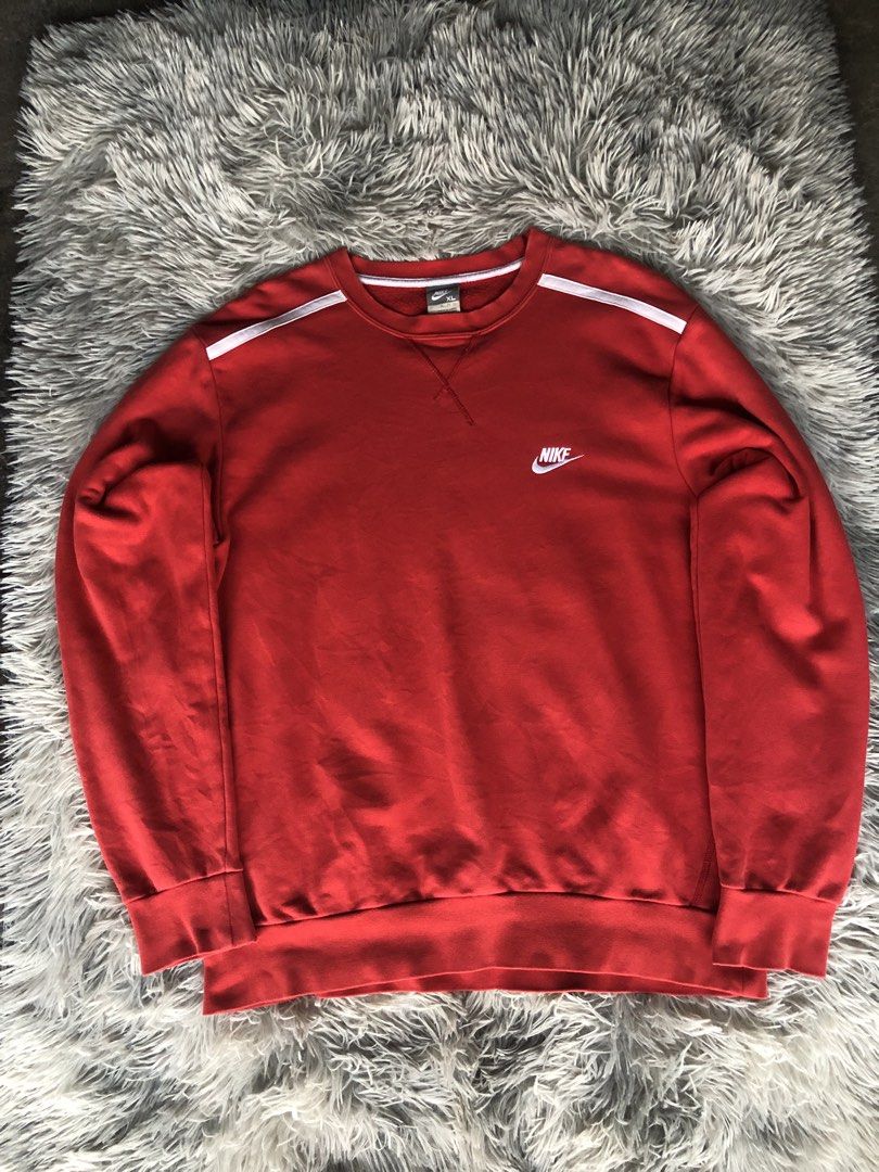 Red Nike SideScript Sweatshirt (Category: Coats, Jackets and Outerwear) located in Bacoor. Submitted by thrift2dy (Listing ID 1463087197, Image 1). Description: Dimes : Width 21 Length 27 ⚫️ 8/10 condition 10/10 colorate ⚫️Best Fit large to xl ⚫️Xl On Tag ₱650💵 PM FOR MORE DETAILS!.