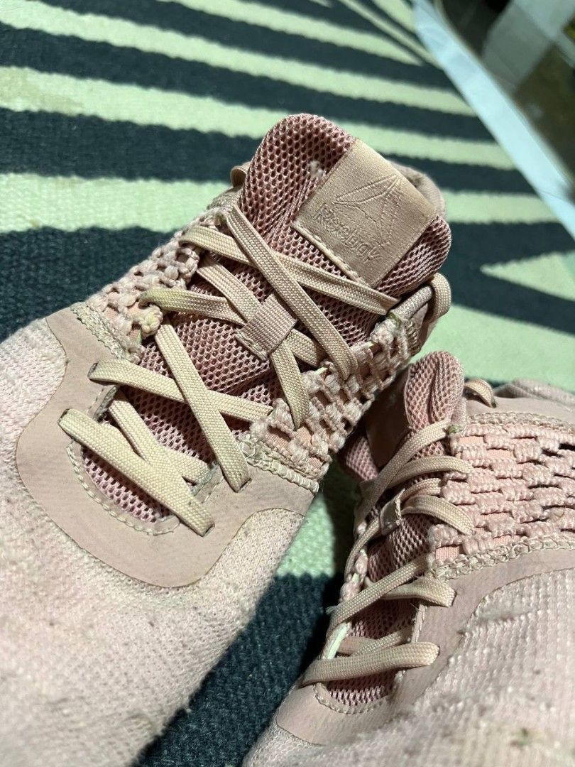 Reebok running sneakers (Category: Shoe inserts) located in Quezon City. Submitted by michypeachyy1 (Listing ID 1463042583, Image 3). Description: 550 plus shipment size 38 eur.