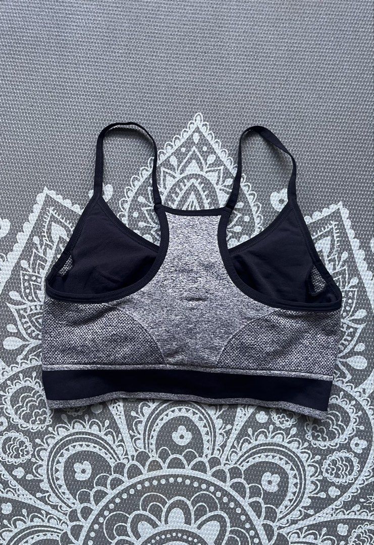 Reebok Sport Bra (Category: Activewear) located in Manila. Submitted by dayclutter (Listing ID 1462999066, Image 2). Description: Bust: 26-34”.