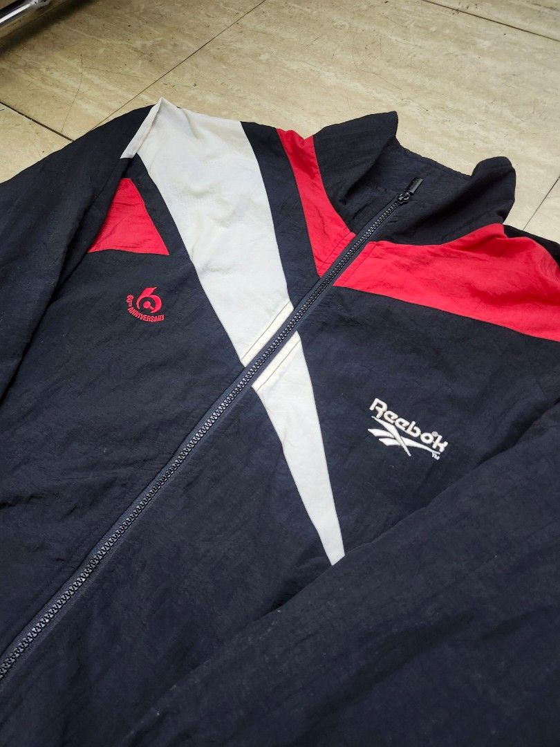 Reebook Windbreaker (Category: Coats, Jackets and Outerwear) located in Manila. Submitted by rarecrystal.bcae5a (Listing ID 1463035289, Image 2). Description: Size: M.