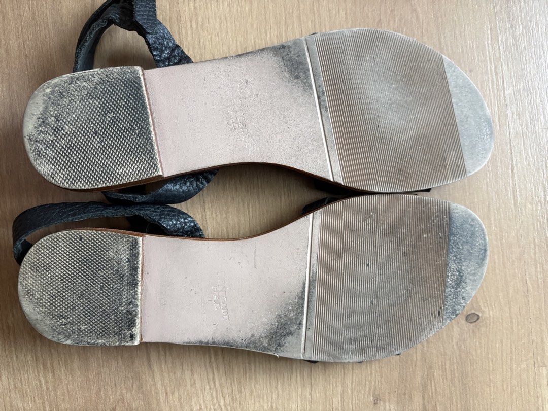 Renegade Folk Black Leather Sandals (Category: Flats & Sandals) located in Taguig. Submitted by nesafisha (Listing ID 1462956747, Image 2). Description: Renegade Folk Black sandals Size 9.