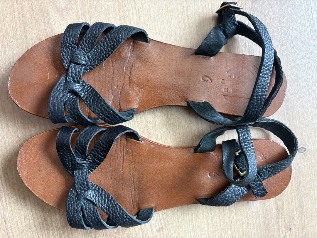 Renegade Folk Black Leather Sandals (Category: Flats & Sandals) located in Taguig. Submitted by nesafisha (Listing ID 1462956747, Image 1). Description: Renegade Folk Black sandals Size 9.