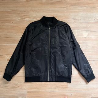 由 toxic_store (刊登 ID 1462940987，圖片 1) 提交，位於 的 (類別：)，說明：。