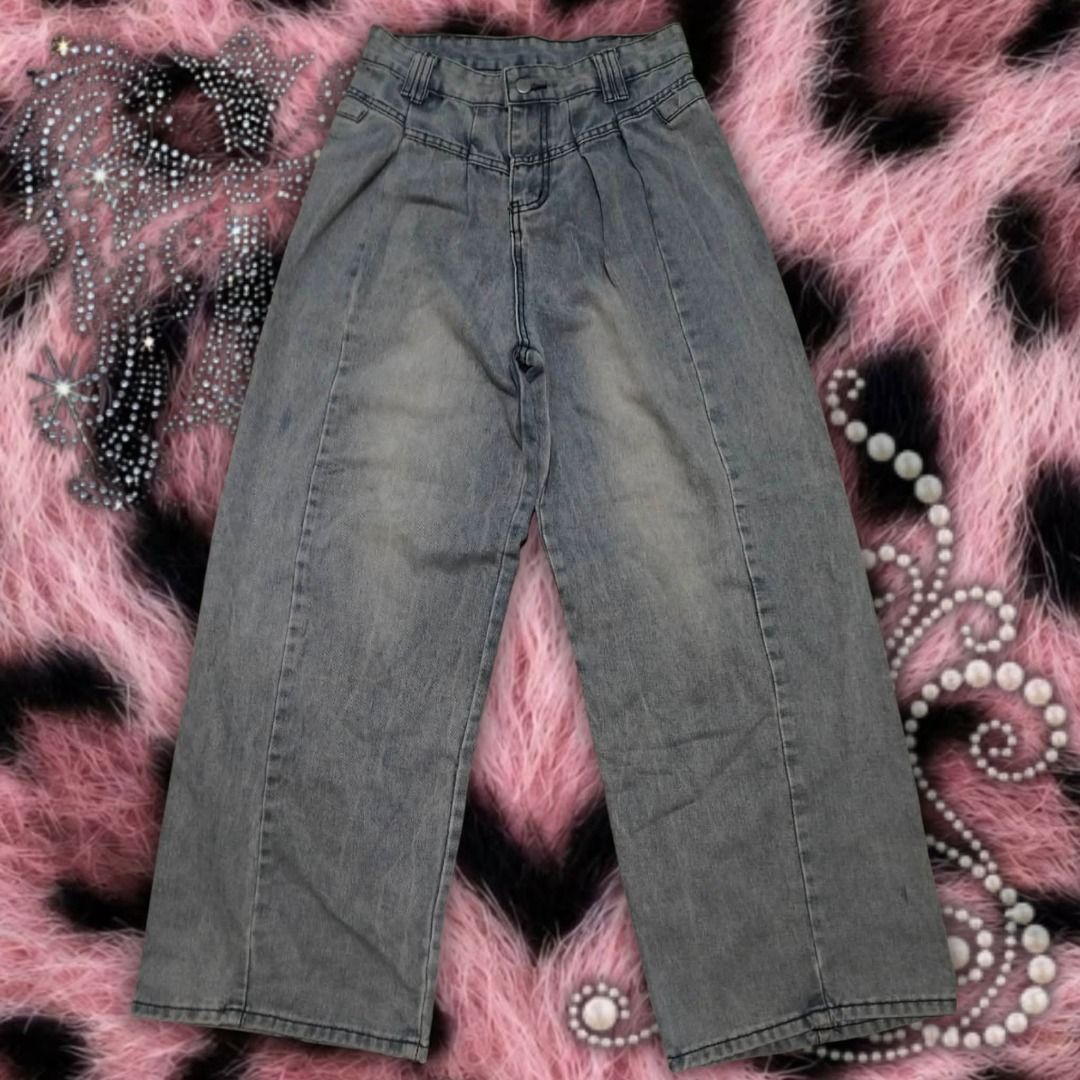 Retro Slate Grey High-Waisted Barrel Jeans (Category: Jeans) located in Valenzuela. Submitted by euniverse888 (Listing ID 1462965529, Image 1). Description: Measurements: W 30" | L 41" | Thigh 13" | Hem 10.5" Price: 300 Condition: 🌸: No visible issue 🌸: Semi-hard denim 🌸: Nalabahan na po.