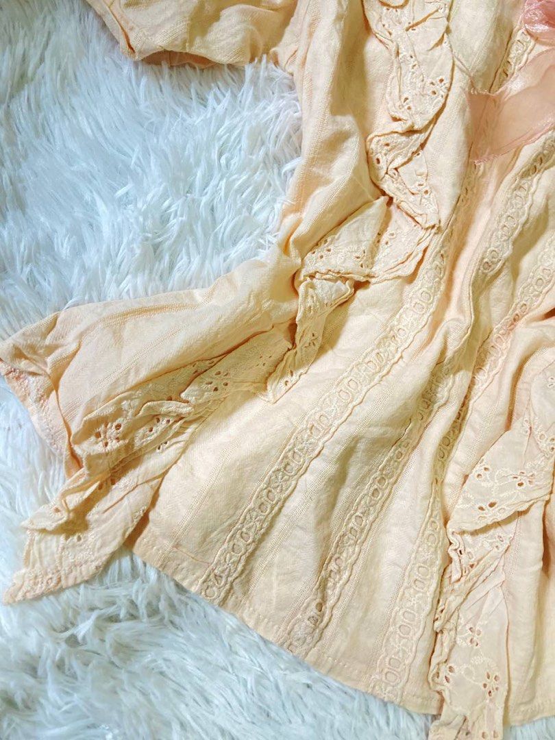 Ribon Lace Top (Category: Others Tops) located in Alaminos. Submitted by ziaxieee (Listing ID 1462935098, Image 3). Description: - no flawsss - fit s-m - like newww! 💗.