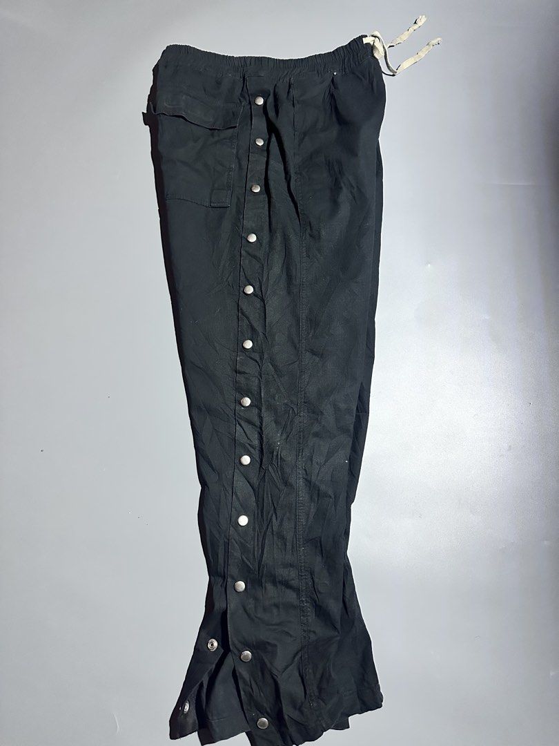 RICK OWENS QUILTED PUSHER PANTS (Category: Chinos) located in Makati City. Submitted by js.street.finds (Listing ID 1463020191, Image 2). Description: DIMES W30-36 L41 H8.5.