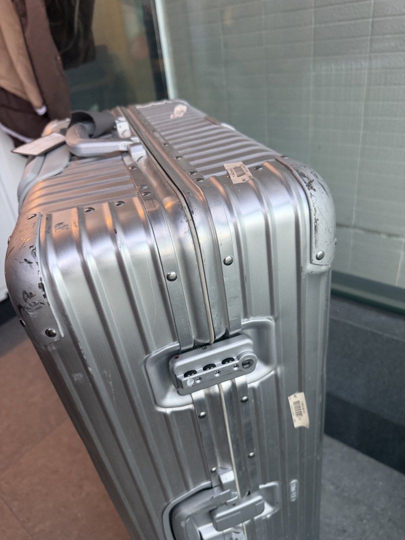 RIMOWA 行李箱 （分類：旅遊 - 旅行必需品及用品）位於 Hong Kong。 由 goodyclub 提交（商品編號 1463015171，圖片 3）。簡介： RIMOWA。