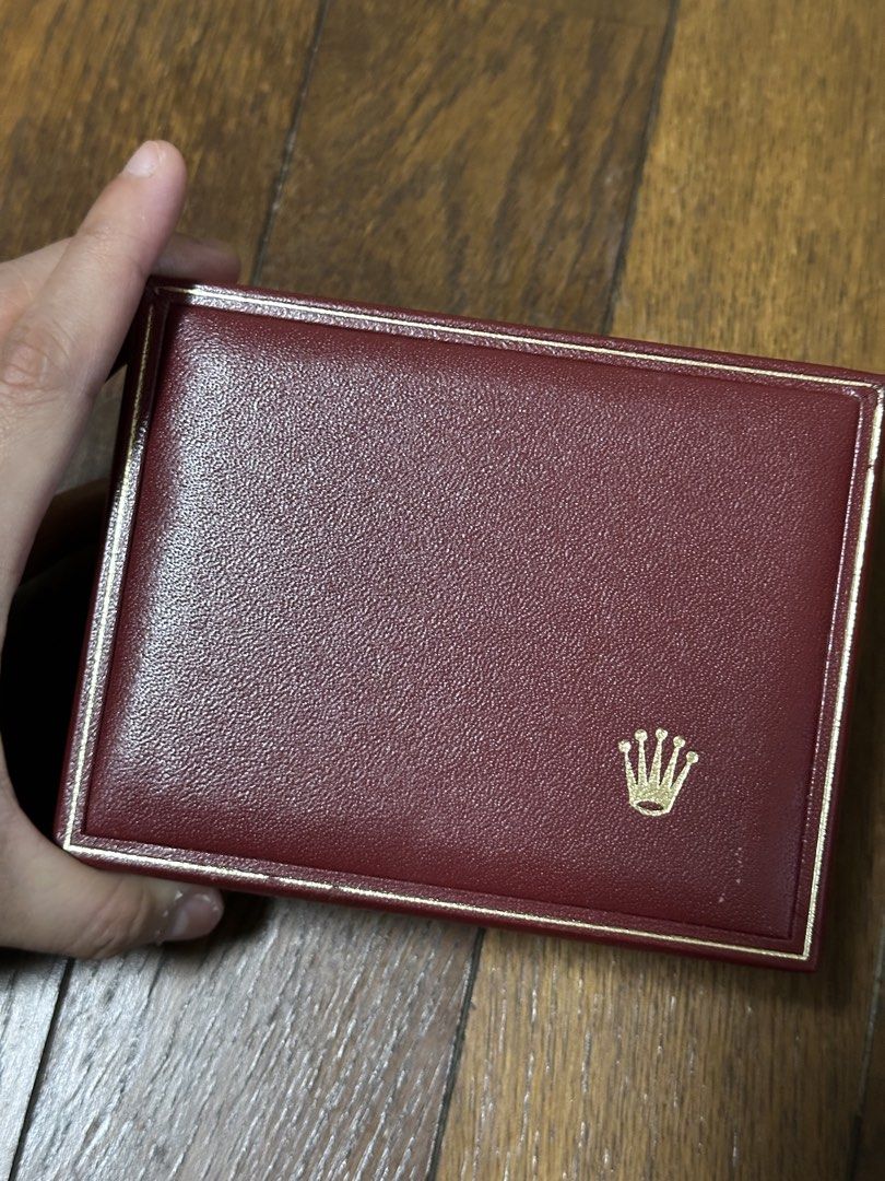 Rolex Box Original Guaranteed (Category: Accessory Holder, Box & Organizers) located in Bulacan. Submitted by youlovewatches (Listing ID 1463088422, Image 1). Description: .