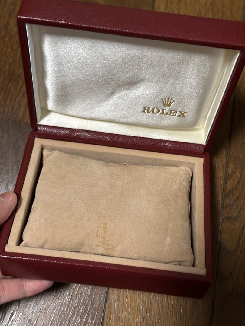 Rolex Box Original Guaranteed (Category: Accessory Holder, Box & Organizers) located in Bulacan. Submitted by youlovewatches (Listing ID 1463088422, Image 3). Description: .