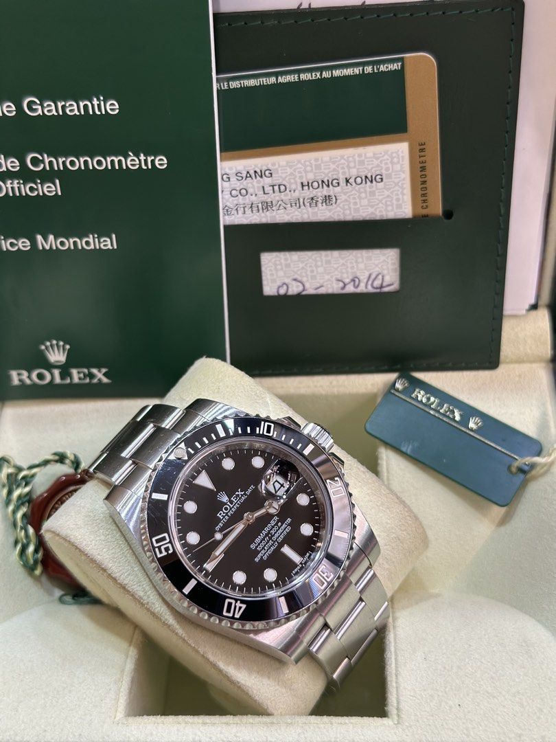 Rolex Submariner 116610LN 2014全套 Fullset 黑水鬼 （分類：手錶）位於 Hong Kong。 由 wongyanwatch 提交（商品編號 1462967727，圖片 3）。簡介： Rolex Submariner Date 116610LN 黑水鬼 2014年連卡盒 With card and box $77,800 HKD https://www.wongyanwatch.com/products/rolex/sports/116610ln-2014 🖤 40mm Oystersteel全鋼殼 + 黑色Cerachrom陶瓷圈 🖤 黑面黑圈，經典黑水鬼 🖤 Calibre 3135 自製機芯 🖤 停產40mm陶瓷黑水鬼，2014年卡盒，日常運動佩帶一流 🌊買賣手錶搵皇仁Walter 👍🏻誠實報價，務求俾客人最滿意嘅價錢 💰高價收錶，24小時隨時報價🕰️ 📍長駐旺角快富街分店 🐉九龍旺角快富街31-1A地鋪 ☎️ +852 7