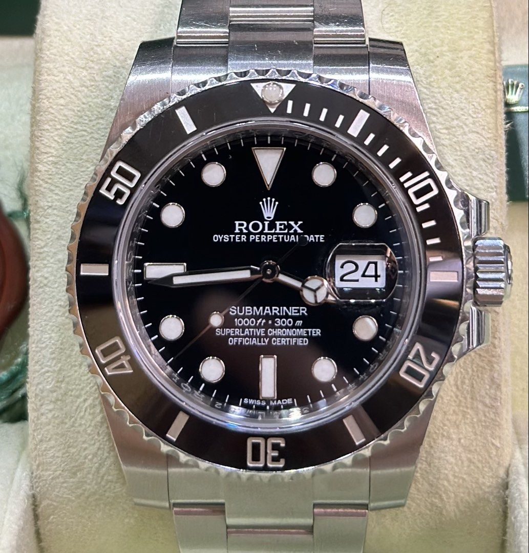 Rolex Submariner 116610LN 2014全套 Fullset 黑水鬼 （分類：手錶）位於 Hong Kong。 由 wongyanwatch 提交（商品編號 1462967727，圖片 1）。簡介： Rolex Submariner Date 116610LN 黑水鬼 2014年連卡盒 With card and box $77,800 HKD https://www.wongyanwatch.com/products/rolex/sports/116610ln-2014 🖤 40mm Oystersteel全鋼殼 + 黑色Cerachrom陶瓷圈 🖤 黑面黑圈，經典黑水鬼 🖤 Calibre 3135 自製機芯 🖤 停產40mm陶瓷黑水鬼，2014年卡盒，日常運動佩帶一流 🌊買賣手錶搵皇仁Walter 👍🏻誠實報價，務求俾客人最滿意嘅價錢 💰高價收錶，24小時隨時報價🕰️ 📍長駐旺角快富街分店 🐉九龍旺角快富街31-1A地鋪 ☎️ +852 7
