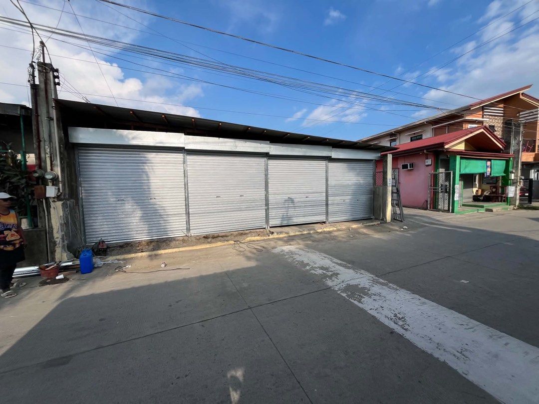 Roll up door (Category: Construction Tools & Equipment) located in Manila. Submitted by rollupdoor (Listing ID 1462971721, Image 3). Description: ROLL UP DOORS AFFORDABLE PRICE WE OFFERS: -MANUAL -MOTORIZED -GRILLS -POLY CARBONAT DIRECT MESSAGE OR CALL .