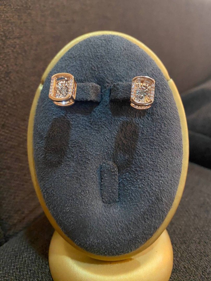 Rose Gold plated Stud Earring (Category: Earrings) located in Banga. Submitted by amorxa (Listing ID 1462936903, Image 3). Description: ONHAND!! Diamond earrings with mark 1 ct illusion "Au750" "DO.01Ct" markings These appear to be a pair of rose gold rectangular or cushion-cut diamond stud earrings featuring a delicate micro-pavé halo or frame..