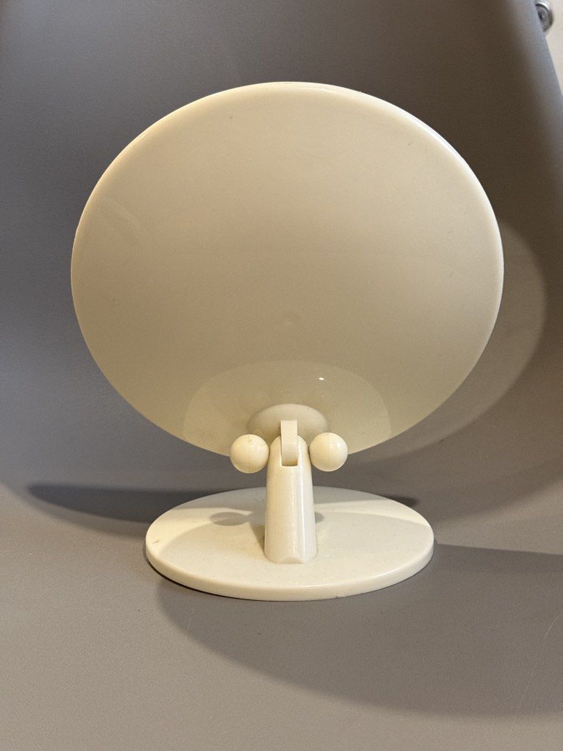 Round Plastic Mirror (Category: Mirrors) located in Manila. Submitted by 4154_1198 (Listing ID 1462983465, Image 2). Description: .