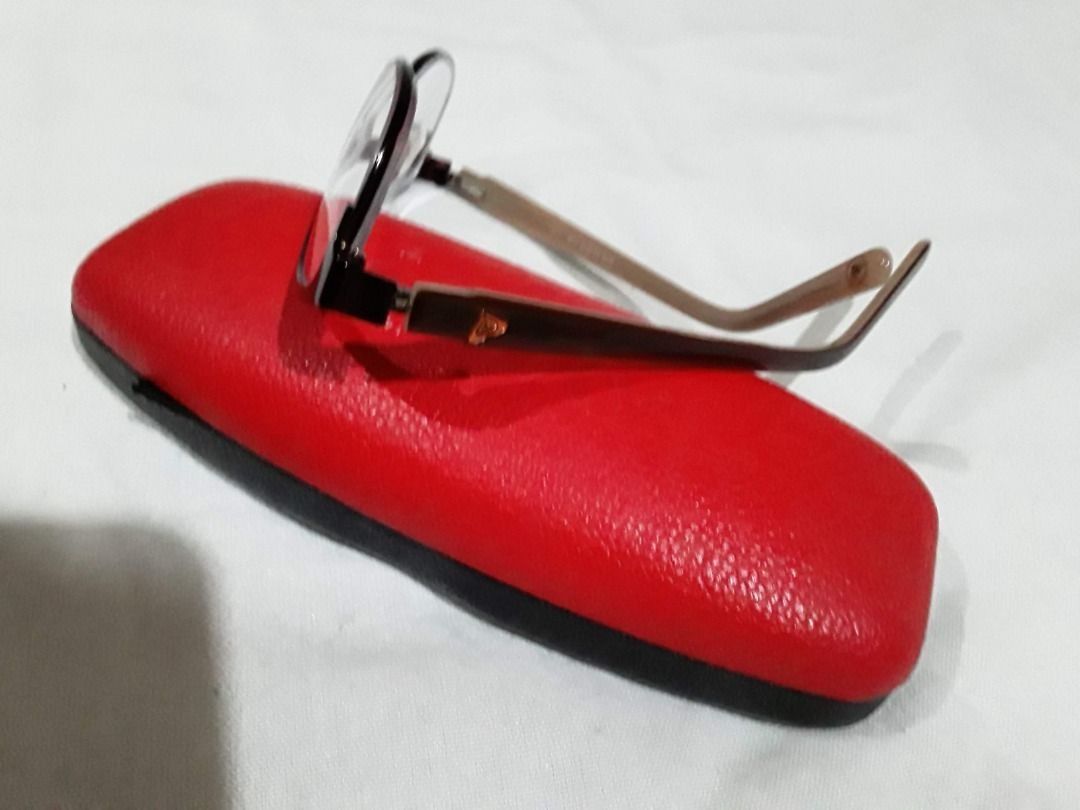 Authentic ROXY Cat Eye Preloved Eyeglasses (Like New) (Category: Sunglasses & Eyewear) located in Marikina City. Submitted by rogaepupa (Listing ID 1462955099, Image 3). Description: Authentic ROXY Eyewear / Eyeglasses Frame Condition: Like New (9.5/10). Slightly used 2 to 3 times only. No scratches, no stains, and no structural flaws. Very fresh and clean. Features & Design: - Style: Trendy Cat-Eye / Full Rim frame design - Color: Two-tone elega