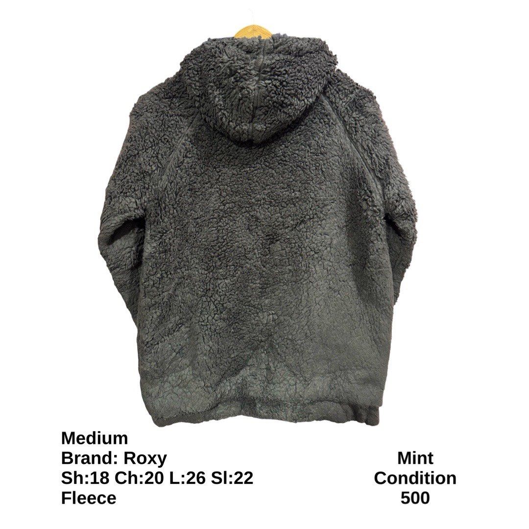 Roxy Hoodie Fleece Jacket (Category: Coats, Jackets and Outerwear) located in Bulacan. Submitted by rlemonfashionshop (Listing ID 1463062514, Image 3). Description: Premium Class Quality Items. Actual Item on Photo with Good/Mint Condition. Message us for inquiries, more information and confirmation. Wash before wearing. Thank you so much..