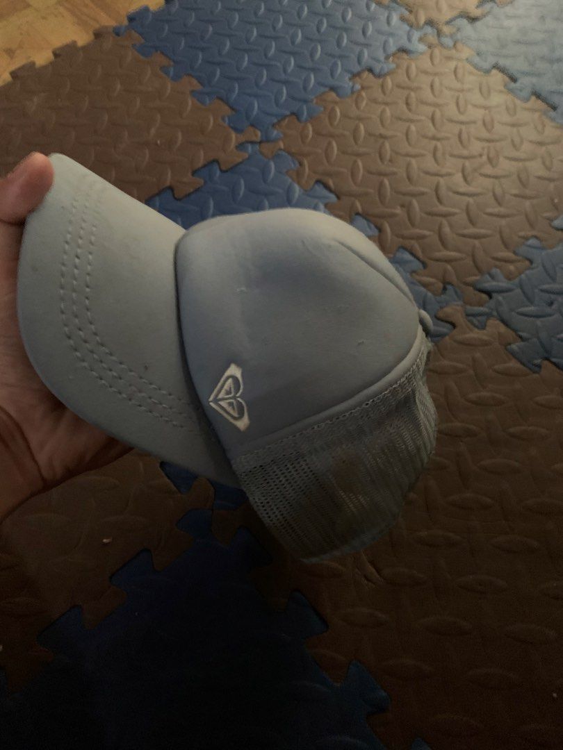ROXY NET CAP (Category: Activewear) located in Quezon. Submitted by lowslow_ (Listing ID 1462905222, Image 1). Description: NO ISSUE.