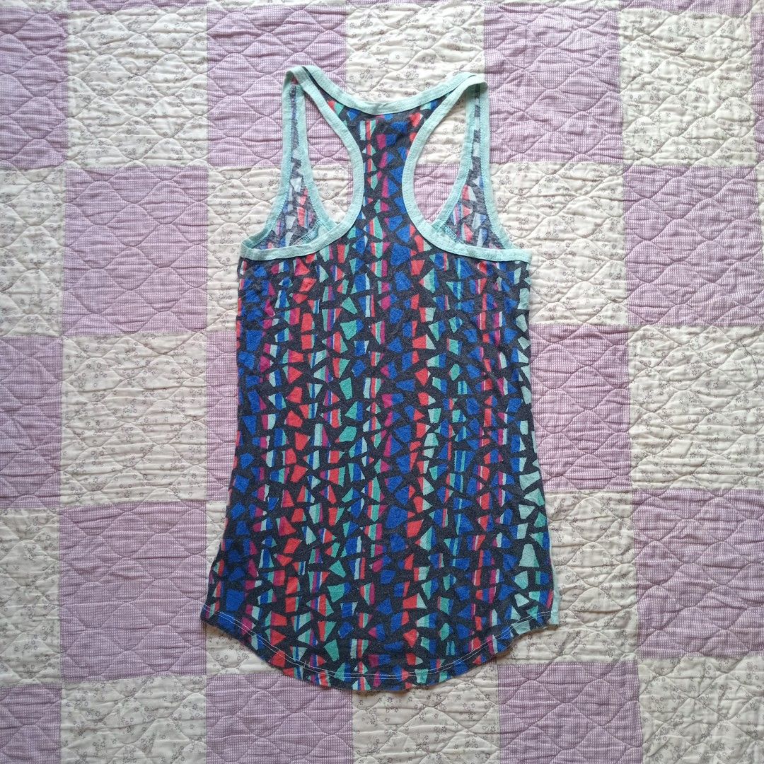 ROXY racerback graphic top (Category: Others Tops) located in Legazpi City. Submitted by lovelacepicks (Listing ID 1463061882, Image 2). Description: wysiwyg, free for any purchase from my listings.