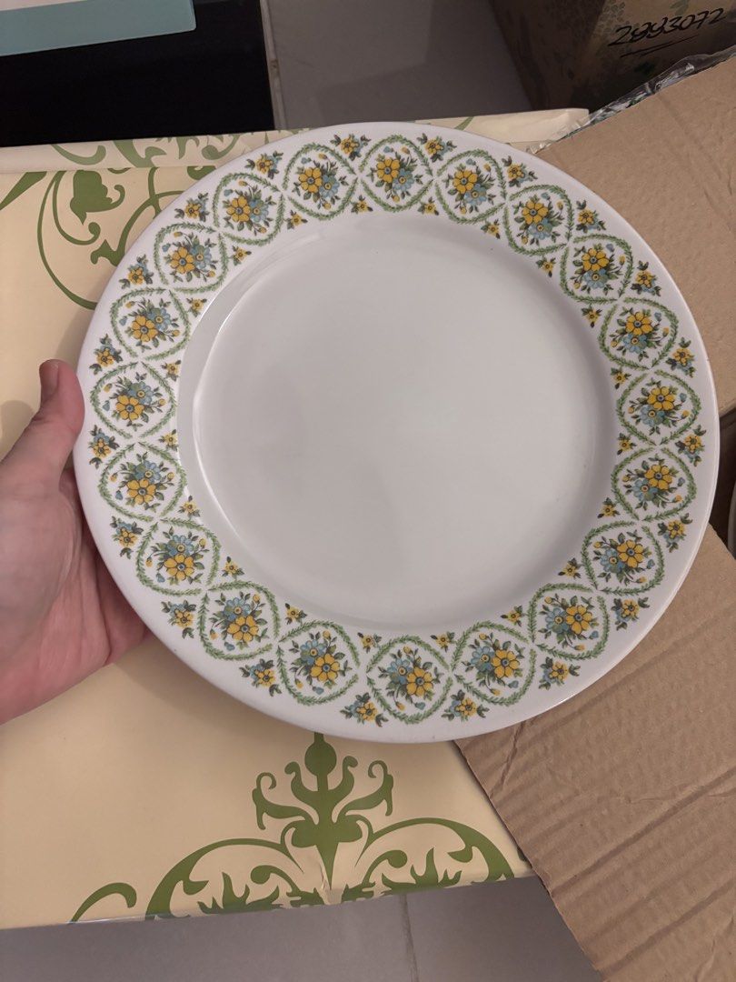 Royal Dinner Plate (Category: Dinnerware & Cutlery) located in Paranaque City. Submitted by kikayjen (Listing ID 1463054915, Image 1). Description: - Royal Dinner Plate - Classic white ceramic with a beautiful floral border - Measures approximately 10.5 inches in diameter - Ideal for serving meals or as a decorative display piece - 4pcs available Rfs: not using anymore.