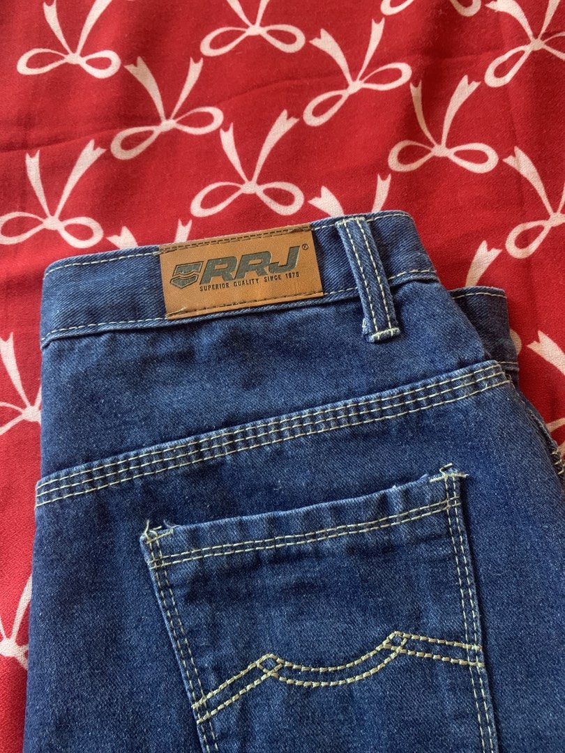 RRJ Jeans Superior (Category: Jeans) located in Navotas City. Submitted by elaitems (Listing ID 1462897031, Image 2). Description: - Dimensions: • width: 20 inches • length: 36 inches •Adults: Size 30 - Negotiable price - PRELOVED! - NOTE‼️ No issues or stain - UNISEX BRAND NEW - Dark wash RRJ jeans .