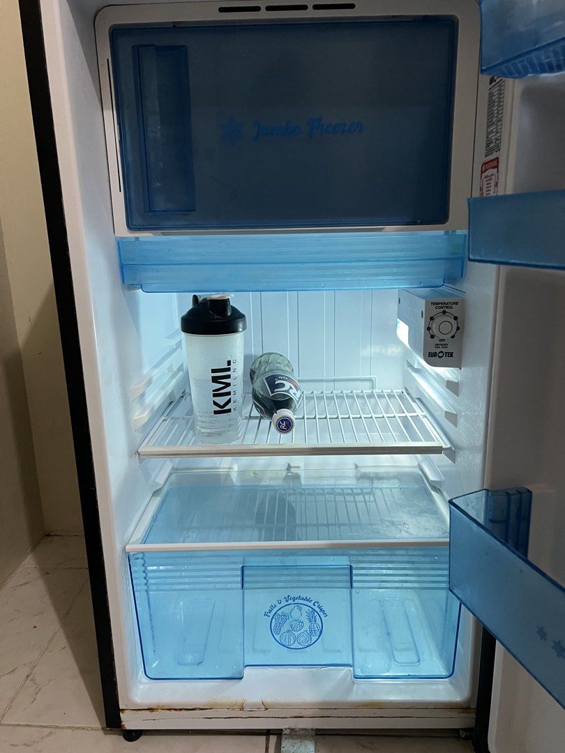 RUSH! Eurotek Single Door Ref / Refrigerator - 4 Star Energy Saving - Working (Category: Refrigerators and Freezers) located in Mandaluyong City. Submitted by anie031995 (Listing ID 1462908136, Image 2). Description: RUSH SALE! EUROTEK REFRIGERATOR - 1 YEAR OLD ONLY! Almost brand new pa, 1 year lang nagamit! SPECS: - Brand: Eurotek One-Door - 1 Year Old Only - Lady Owned / Alagang alaga - Energy Label 367 / 4 Stars - SUPER TIPID SA KURYENTE! - Ju