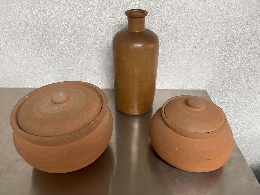 Rustic Terracotta Set | Decorative Pottery Bottle & 2 Palayok Pots (Display Only) (Category: Vases & Decorative Bowls) located in Manila. Submitted by claudiajarsclaypots.plants (Listing ID 1462907200, Image 2). Description: 📌 𝐏𝐥𝐞𝐚𝐬𝐞 𝐫𝐞𝐚𝐝 𝐭𝐡𝐞 𝐢𝐭𝐞𝐦 𝐝𝐞𝐬𝐜𝐫𝐢𝐩𝐭𝐢𝐨𝐧 𝐛𝐞𝐟𝐨𝐫𝐞 𝐬𝐞𝐧𝐝𝐢𝐧𝐠 𝐚𝐧 𝐢𝐧𝐪𝐮𝐢𝐫𝐲. 𝐌𝐨𝐬𝐭 𝐝𝐞𝐭𝐚𝐢𝐥𝐬, 𝐢𝐧𝐜𝐥𝐮𝐝𝐢𝐧𝐠 𝐝𝐢𝐦𝐞𝐧𝐬𝐢𝐨𝐧𝐬, 𝐜𝐨𝐧𝐝𝐢𝐭𝐢𝐨𝐧, 𝐩𝐫𝐢𝐜𝐢𝐧𝐠, 𝐚𝐧𝐝 𝐝�