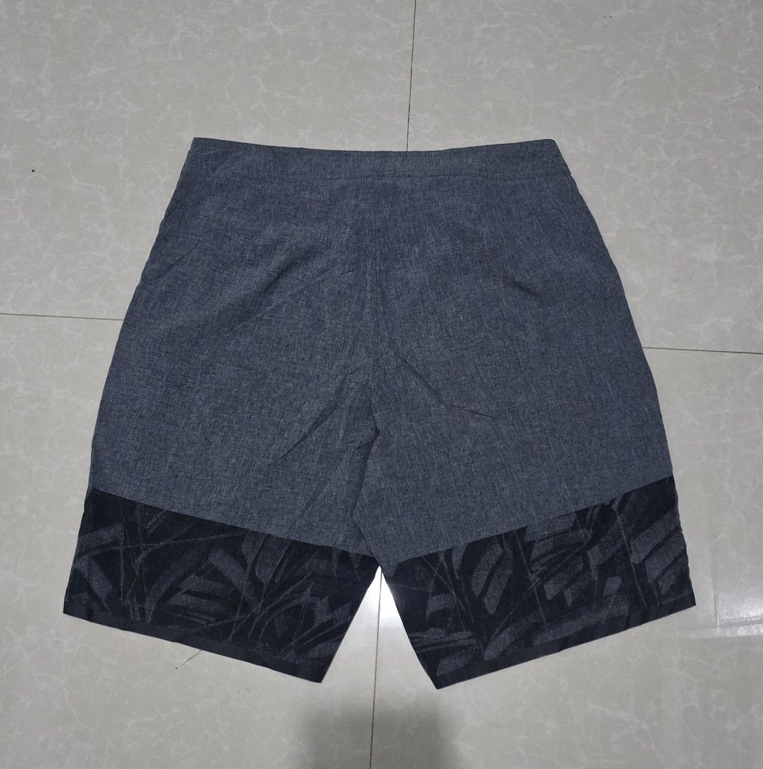 RVCA hybrid shorts (Category: Shorts) located in El Nido. Submitted by marco.tandoc (Listing ID 1463023131, Image 3). Description: size: 30 waist: 30-32 length: 19 no issue.