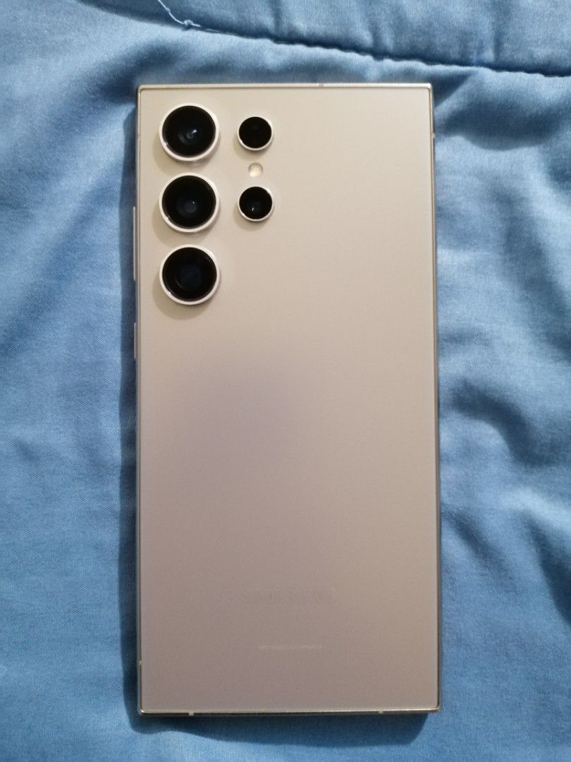 S24 Ultra (Category: Samsung) located in Makati City. Submitted by bunnyaviles (Listing ID 1462952144, Image 2). Description: i've been using this for a year only. with box and charger clean with screen protector open line can do meetup at Market market or sm megamall.
