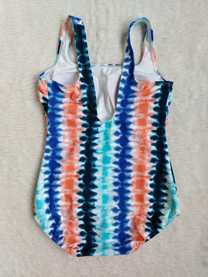 (S) Land's End Swim (Category: Bikinis & Swimsuits) located in Paranaque City. Submitted by closetbykimkirsten (Listing ID 1462967403, Image 2). Description: 🎀Like New🎀 ✨Brand: LAND'S END ⚡Built in pad 🪷Size: Small 💸Price: P280 (Non Negotiable) ♦️All Items are PRELOVED in good condition. ♦️Please do manage your expectations. ♦️WASH before USE ♦️BUY at your own RISK 🔥NO RETURN NO EXCHANGE POLICY🔥 ⛔BOGUS BUYER/JOY RESERVER will be posted in e