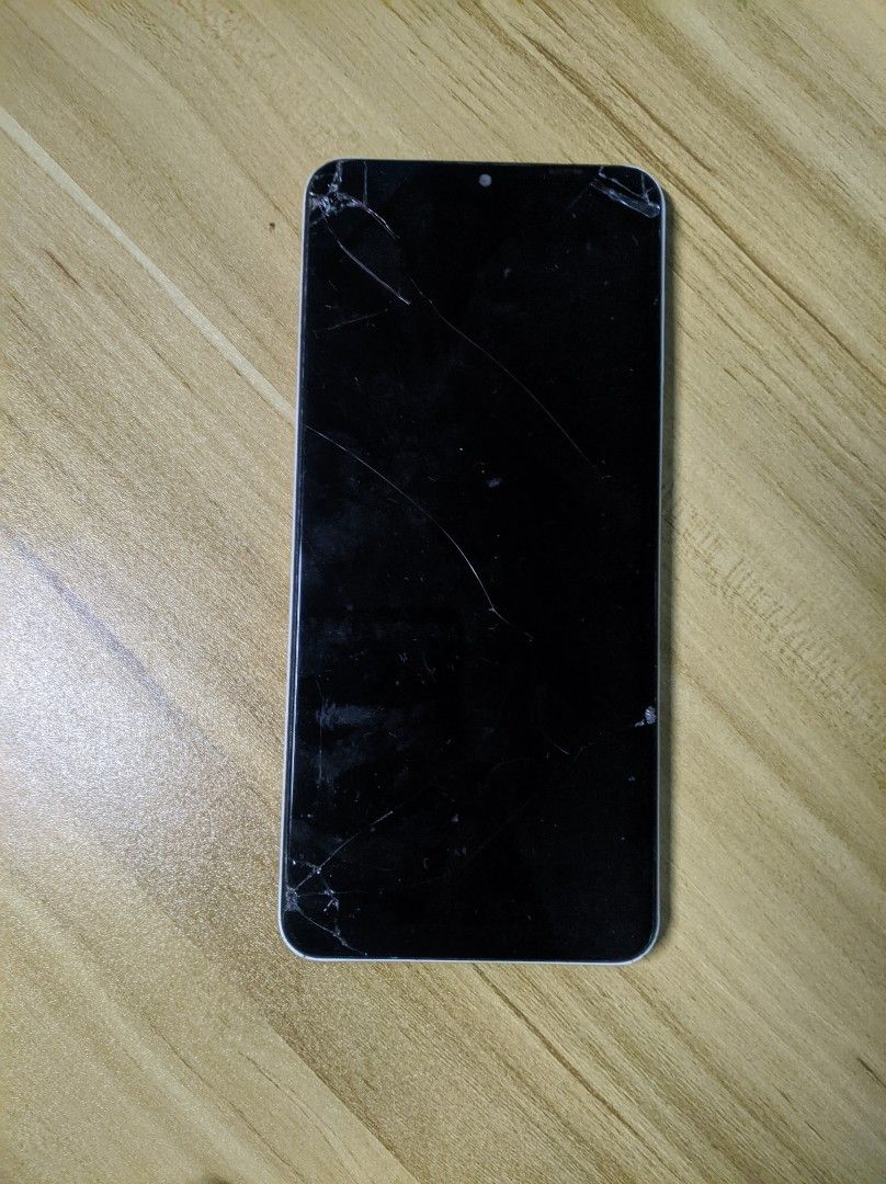 Samsung A12 Broken Screen Only |Can be repaired (Category: Samsung) located in Baguio. Submitted by nousph (Listing ID 1462891041, Image 2). Description: 4gb ram 128gb storage the screen was replaced before.