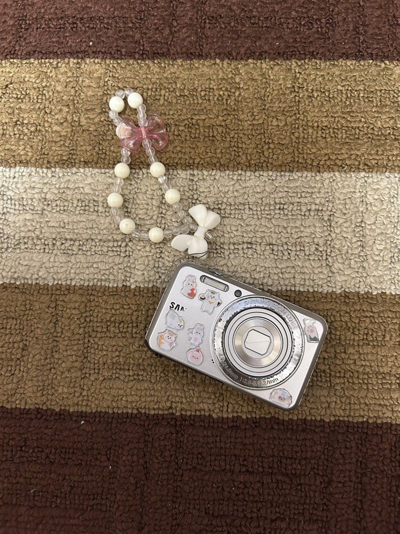Samsung ES80 Digital Camera / Digicam (Category: Cameras) located in Quezon City. Submitted by kkuily (Listing ID 1462933276, Image 1). Description: wts Ifb SAMSUNG ES80 Fully functional and in good condition 12.2 Megapixel CCD Sensor 5x Optical Zoom a1 Video Recording Honest issue: • Mild LCD burn (does not affect photo or camera pertormance) Inclusion(s): -Battery w/charger -Camera Bag P3000 Wts Ifb digicam digi cam.