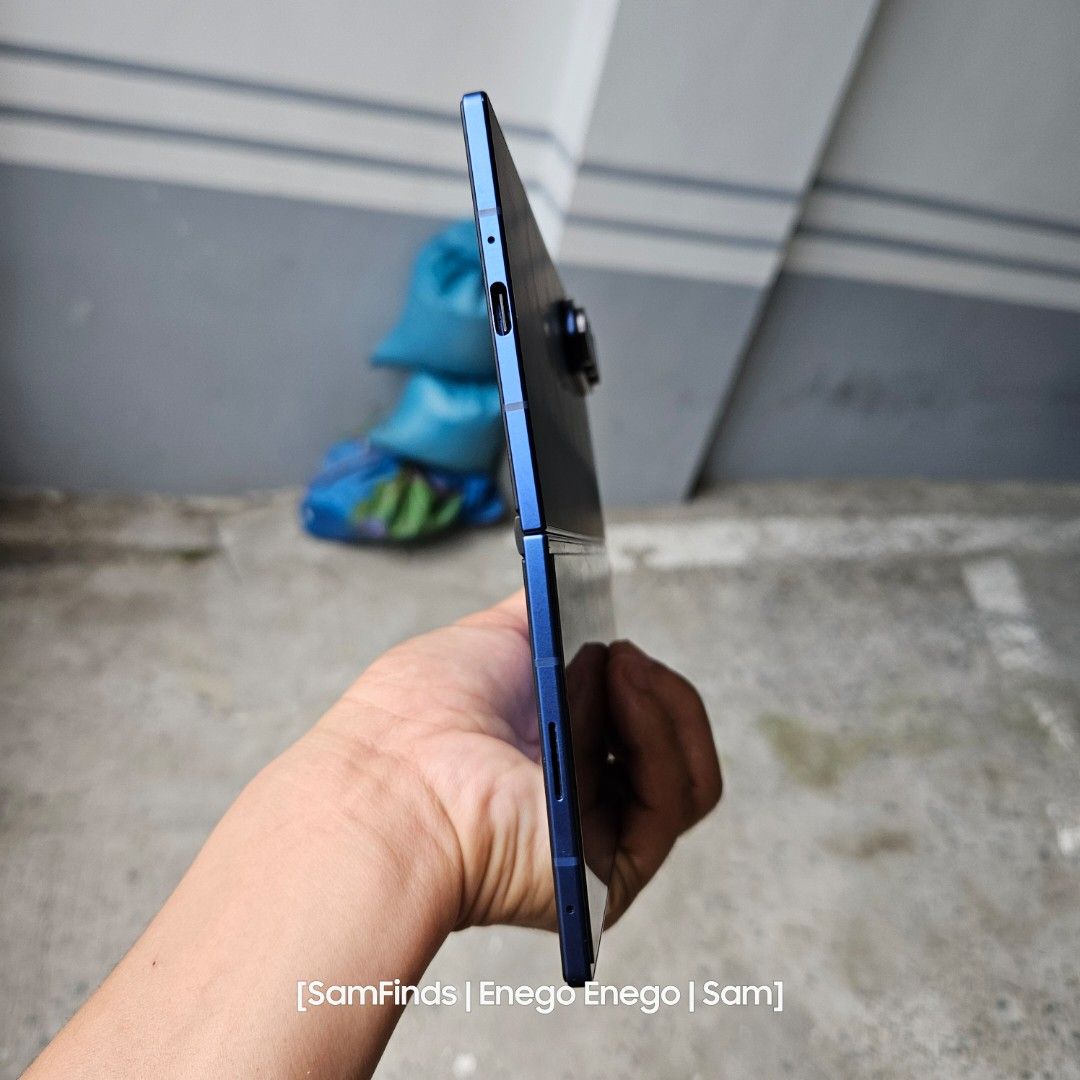 Samsung Fold 7 - 256gb (Category: Samsung) located in Caloocan City. Submitted by smilecast33971 (Listing ID 1462947796, Image 3). Description: Samsung Fold 7 - 256gb - 46,500 Negotiable RUSH❗️ PICKUP only 🔸️🎄12gb/256gb / Complete set 🔸🎄️Dual sim / openline / NTC approved 🔸️🎄Original box 🔸️🎄Original cord 🔸🎄️Sim ejector 🔸🎄️One original phone case of your choice(choose in person) ❗️99% flawless, pwede sa maselan, Like brandnew condition