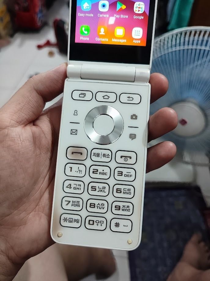 Samsung Galaxy Folder 2 32GB White (Category: Other Mobile & Gadget Accessories) located in Quezon City. Submitted by cosmic_xhenon (Listing ID 1462955963, Image 3). Description: FOR ONLY 7K PRICE LIMITED COLOR WHITE SAMSUNG GALAXY FOLDER 2 2019 32GB ROM 2GB RAM NAG TRENDING SA TIKTOK RARE UNIT NA DIN ITO TOUCH AND TYPE NA ANDROID ONE OF THE BEST FLIP PHONE NI SAMSUNG around 98% smoothness overall GREAT BATTERY LIFE Android 6.0 (Marshmallow) Snap