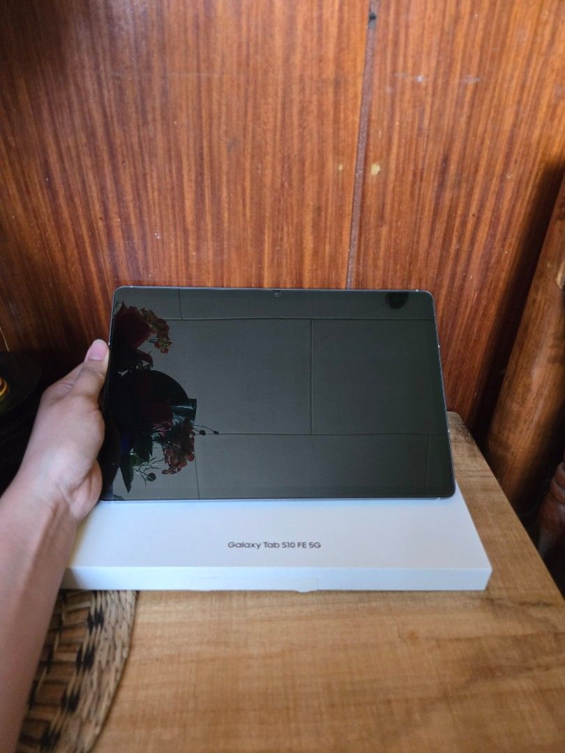 Samsung Galaxy Tab S10 FE 5G Tablet (Category: Android) located in Sorsogon. Submitted by amilliahy (Listing ID 1463109524, Image 1). Description: - Samsung Galaxy Tab S10 FE 5G - Includes original box - Ideal for entertainment and productivity - Features a sleek design - Selling due to an upgrade - Feel free to ask any questions.