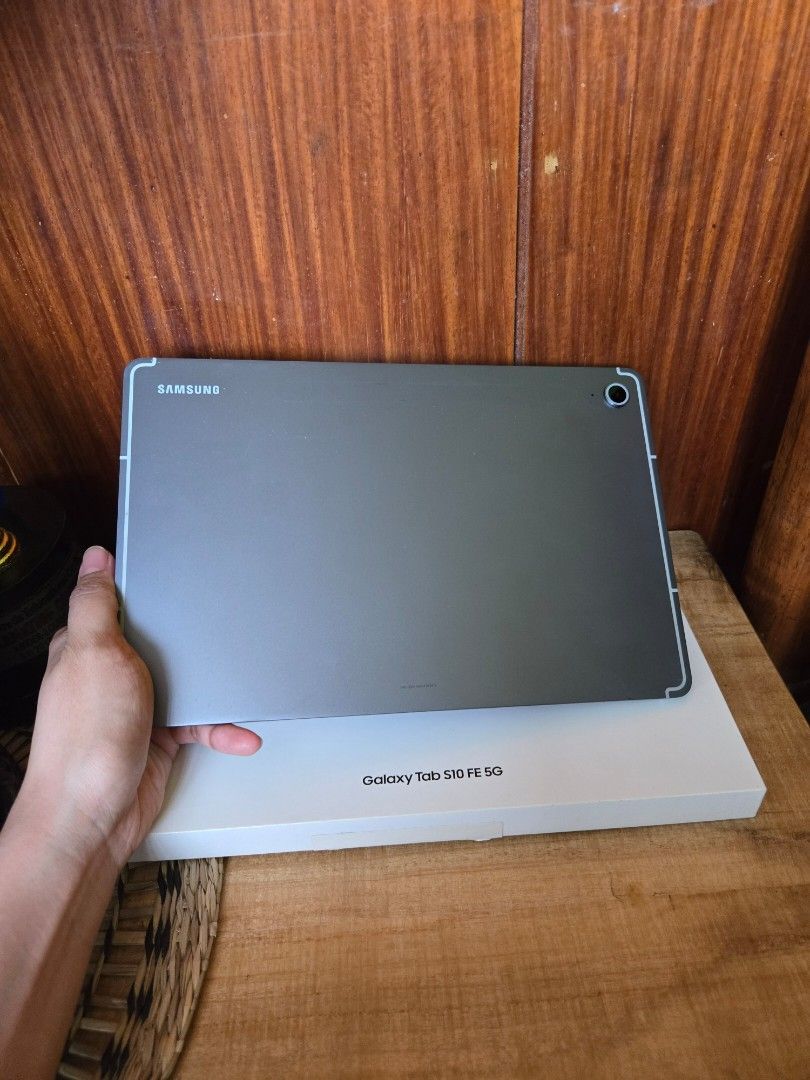 Samsung Galaxy Tab S10 FE 5G Tablet (Category: Android) located in Sorsogon. Submitted by amilliahy (Listing ID 1463109524, Image 2). Description: - Samsung Galaxy Tab S10 FE 5G - Includes original box - Ideal for entertainment and productivity - Features a sleek design - Selling due to an upgrade - Feel free to ask any questions.
