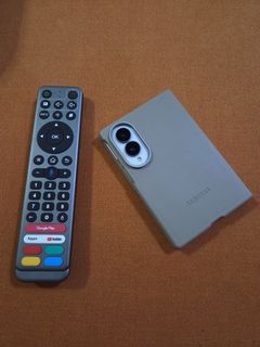 (Category: ) located in . Submitted by lamer_preloved_phones (Listing ID 1463043214, Image 1). Description: .