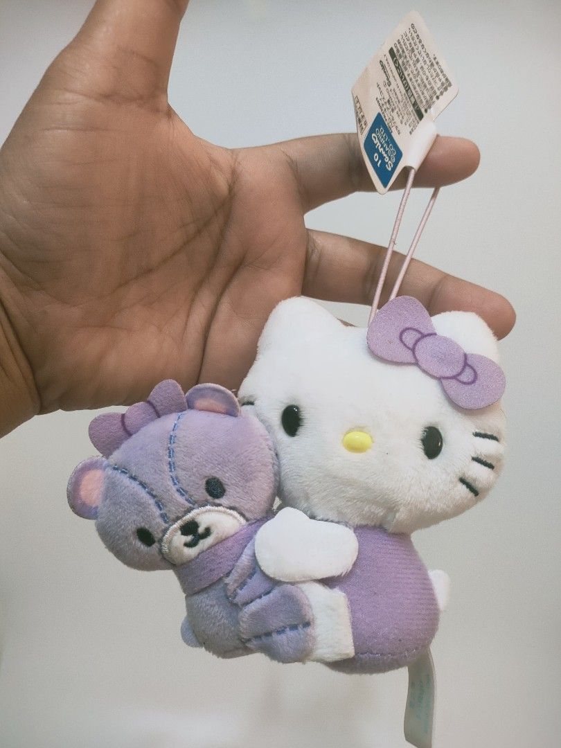 Sanrio '26 Hello Kitty and Tiny Chum Purple Plush Charm (Category: Plushies & Soft Toys) located in Antipolo. Submitted by bhabiegraciefashionlab (Listing ID 1463104996, Image 1). Description: ✨Sanrio '26 Hello Kitty and Tiny Chum Purple Plush Charm 🔖Brand New with Papertag/Stickertag. Clear Label/Etiketa 🇯🇵From Japan 📸Actual Photos posted, what you see is what you'll get 😍Perfect for Sanrio / Hello Kitty Fans/Collectors or for gifting 💸MOP