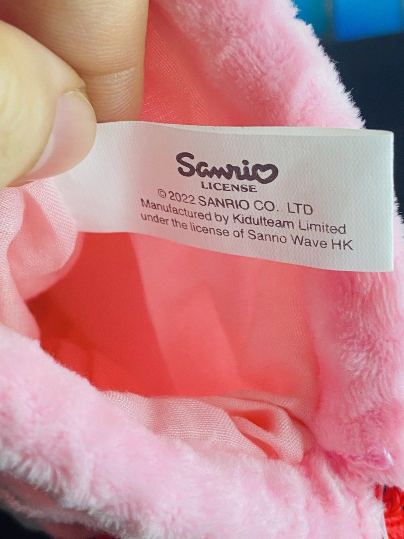 Sanrio Hello kitty Draw string pouch (Category: Character Goods) located in Manila. Submitted by kawaii_omocha_est2020 (Listing ID 1462978326, Image 2). Description: ✅ Mine Now, Pay Now ✅ Please check all photos for complete details. ✅ Please manage your expectations, most items are preloved and not for those who are sensitive about condition. ✅ Actual color may vary due to lighting conditions. ✅ Due to limited reply quota, I will only entertain 
