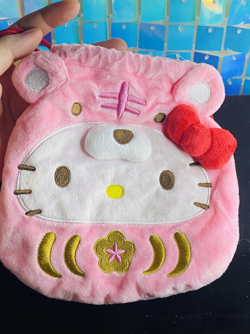 Sanrio Hello kitty Draw string pouch (Category: Character Goods) located in Manila. Submitted by kawaii_omocha_est2020 (Listing ID 1462978326, Image 1). Description: ✅ Mine Now, Pay Now ✅ Please check all photos for complete details. ✅ Please manage your expectations, most items are preloved and not for those who are sensitive about condition. ✅ Actual color may vary due to lighting conditions. ✅ Due to limited reply quota, I will only entertain 